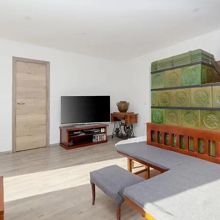 Old Mill House בוהין